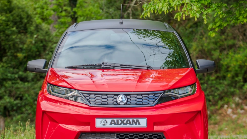 &Tau;&epsilon;&tau;&rho;ά&kappa;&upsilon;&kappa;&lambda;&alpha; &omicron;&chi;ή&mu;&alpha;&tau;&alpha; &alpha;&sigma;&phi;&alpha;&lambda;&omicron;ύ&sigmaf; &tau;&alpha;&chi;ύ&tau;&eta;&tau;&alpha;&sigmaf; AIXAM Crossover aa Photo 2.jpg