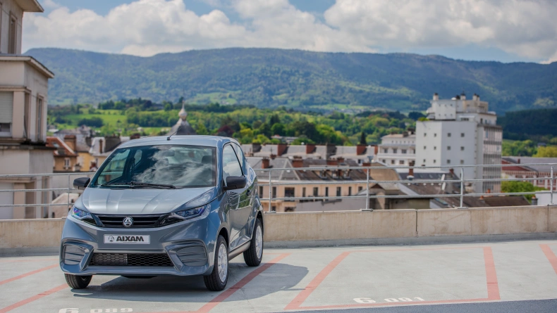 &Tau;&epsilon;&tau;&rho;ά&kappa;&upsilon;&kappa;&lambda;&alpha; &omicron;&chi;ή&mu;&alpha;&tau;&alpha; &alpha;&sigma;&phi;&alpha;&lambda;&omicron;ύ&sigmaf; &tau;&alpha;&chi;ύ&tau;&eta;&tau;&alpha;&sigmaf; AIXAM City 1.png