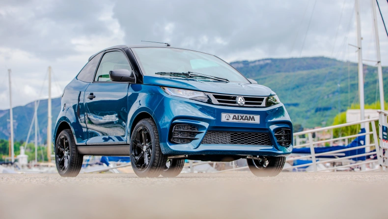 &Tau;&epsilon;&tau;&rho;ά&kappa;&upsilon;&kappa;&lambda;&alpha; &omicron;&chi;ή&mu;&alpha;&tau;&alpha; &alpha;&sigma;&phi;&alpha;&lambda;&omicron;ύ&sigmaf; &tau;&alpha;&chi;ύ&tau;&eta;&tau;&alpha;&sigmaf; AIXAM Coup&eacute; 1.png